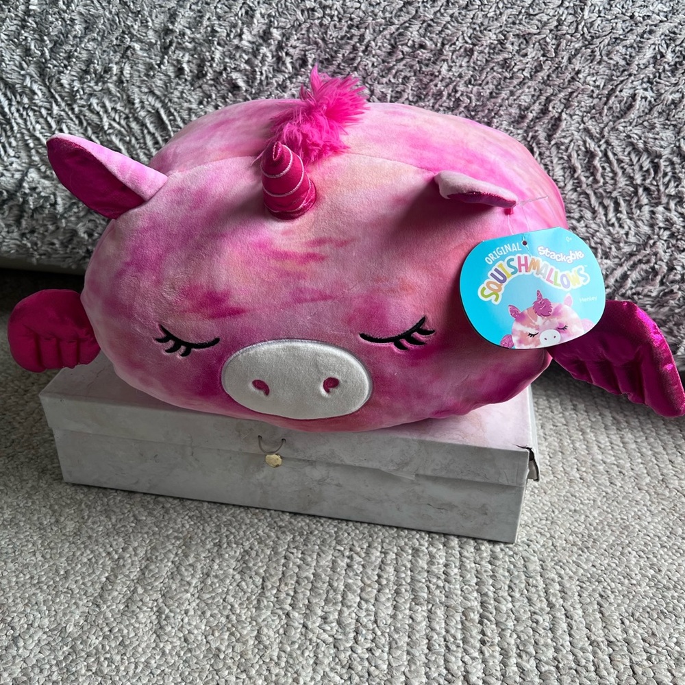 Henley Stackables Squishmallow
